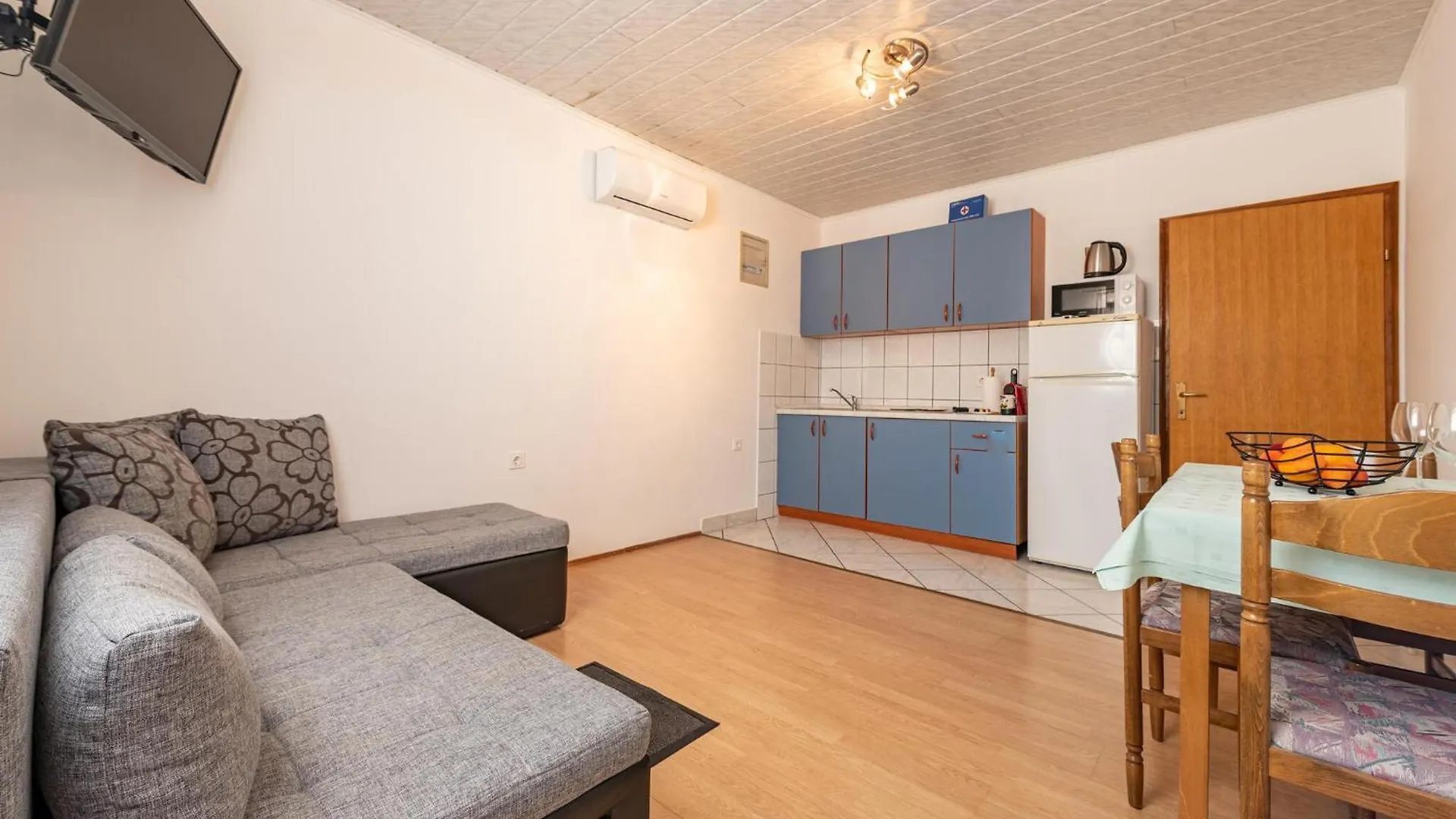 Nice Apartment In Pag With Wifi Pag Town