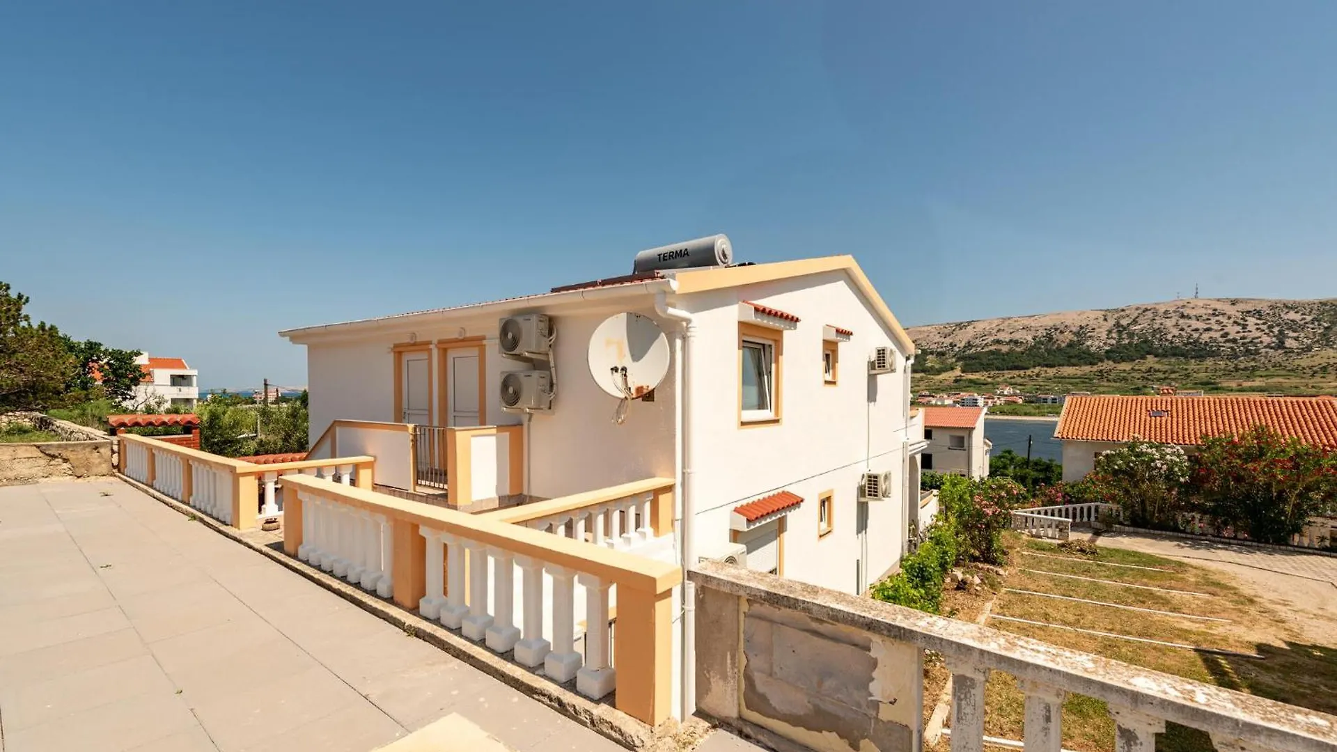 Nice Apartment In Pag With Wifi Pag Town